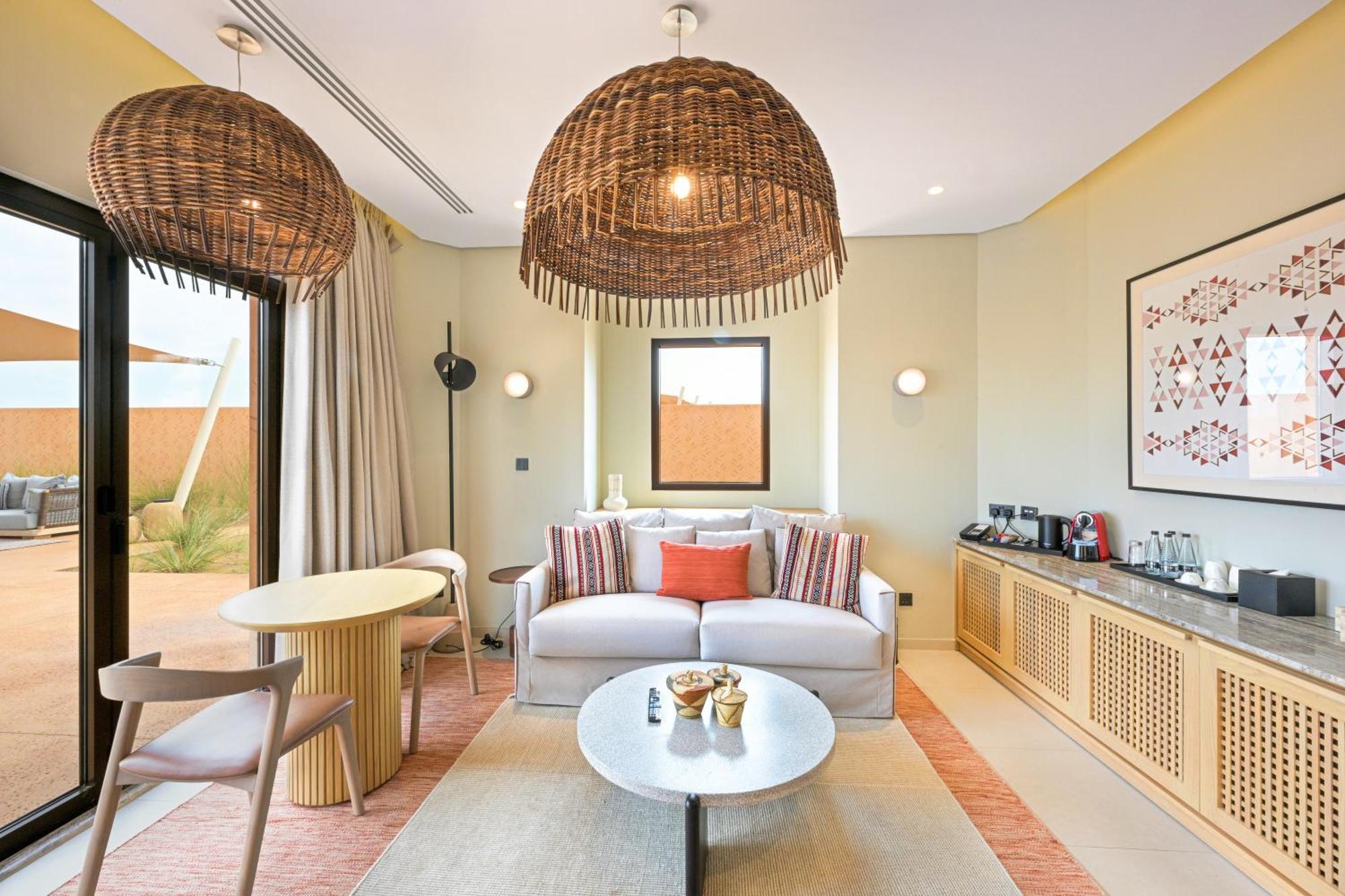 Al Badayer Retreat By Sharjah Collection Hotel Margham ภายนอก รูปภาพ A living room at the hotel
