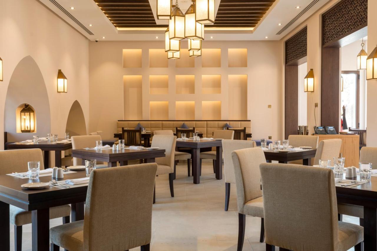 Al Badayer Retreat By Sharjah Collection Hotel Margham ภายนอก รูปภาพ The restaurant at the Ritz-Carlton, Bahrain