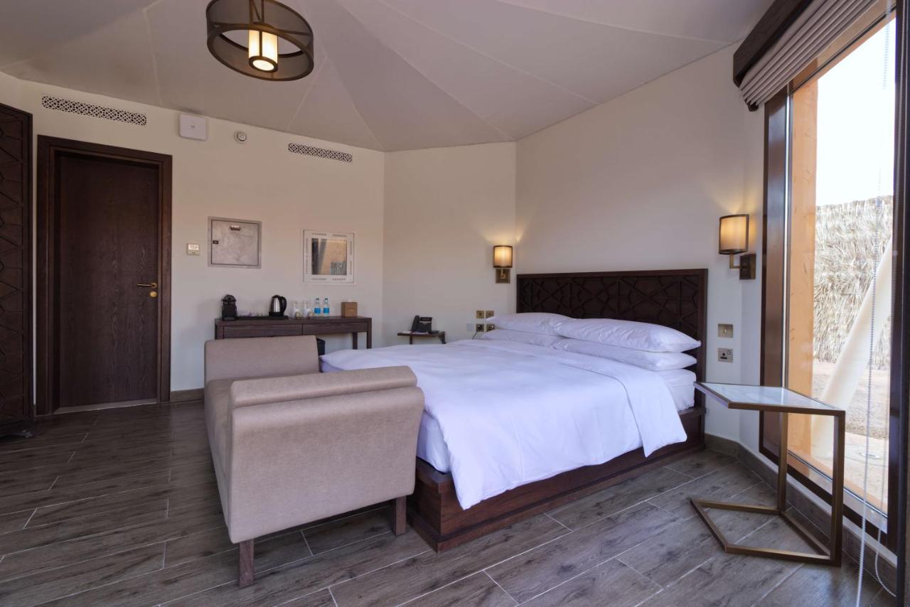 Al Badayer Retreat By Sharjah Collection Hotel Margham ภายนอก รูปภาพ A bedroom at the Al Maha Desert Resort